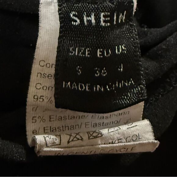 SHEIN Y2K Cropped Short Sleeve Top Graphic Heart Wings Flowers Black White S - Picture 6 of 8